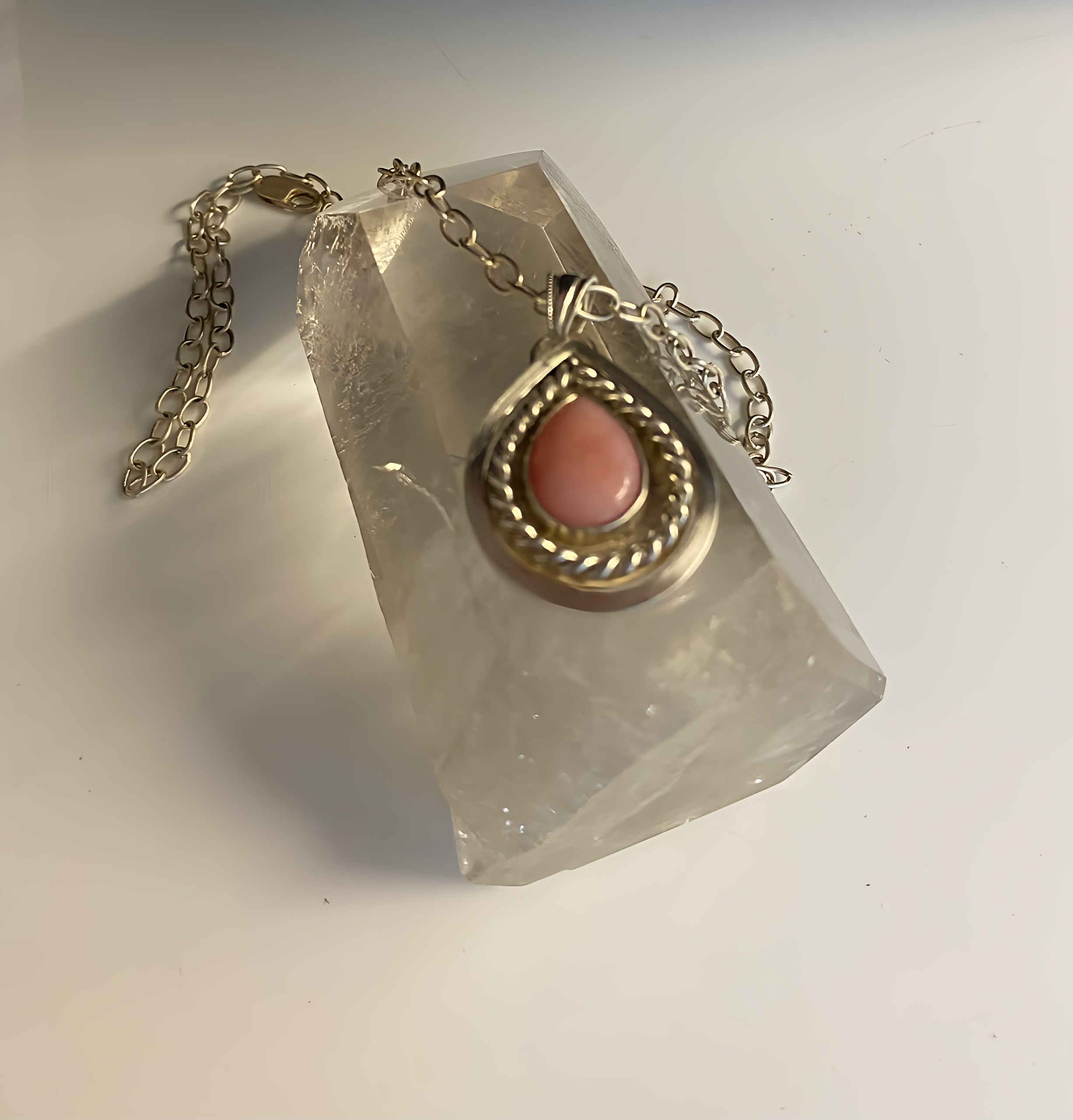 Handgefertigter Silberanhänger mit Pink Opal