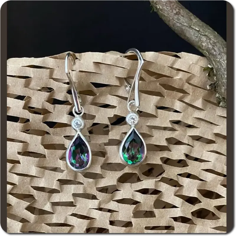 Zauberhafte Ohrhänger mit Mystic Topaz