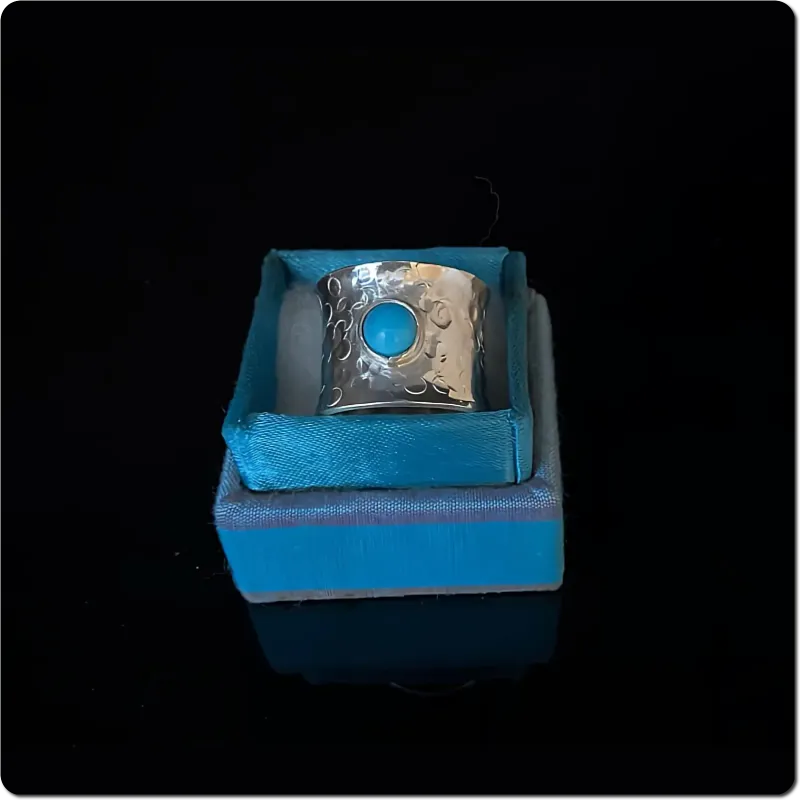 Breiter Silberring mit Türkis-Cabochon