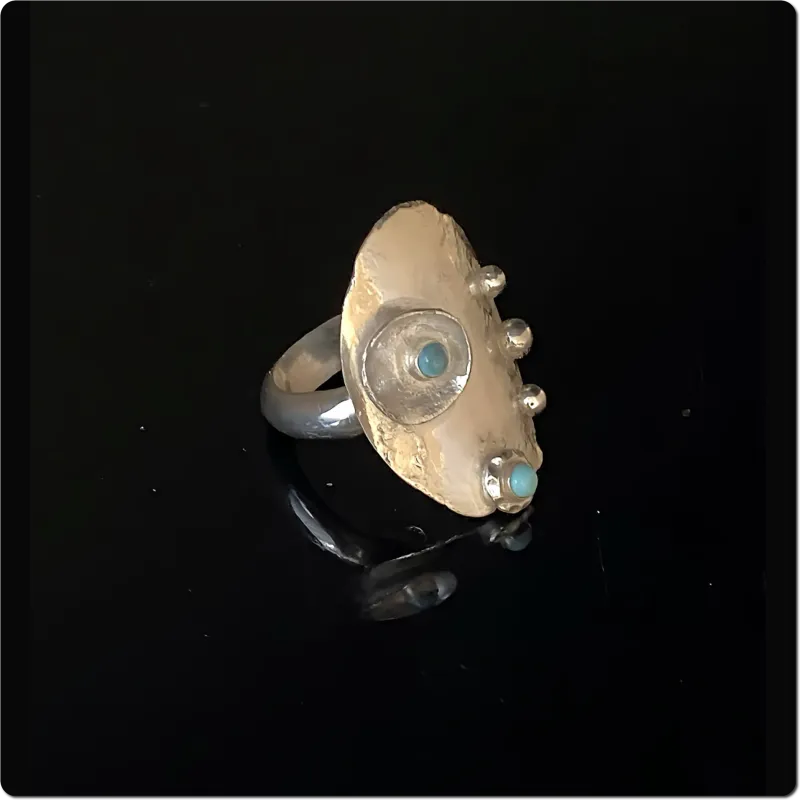 Aparter Silberring mit Türkisen