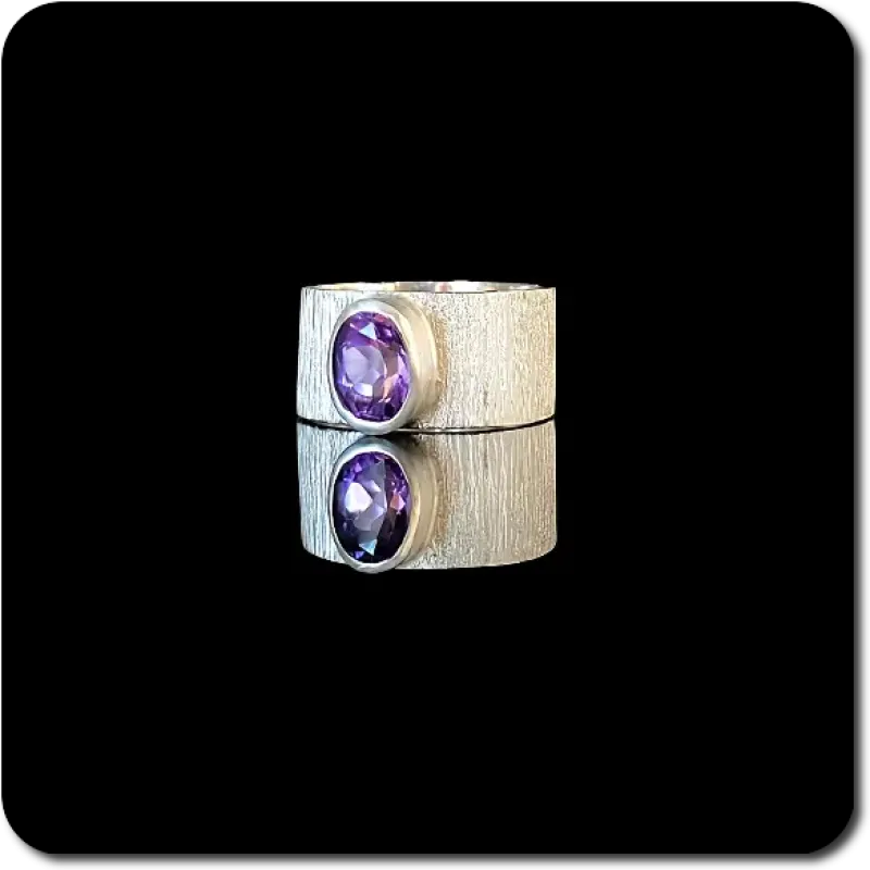 Breiter Silberring mit ovalem Amethyst Gr. 55
