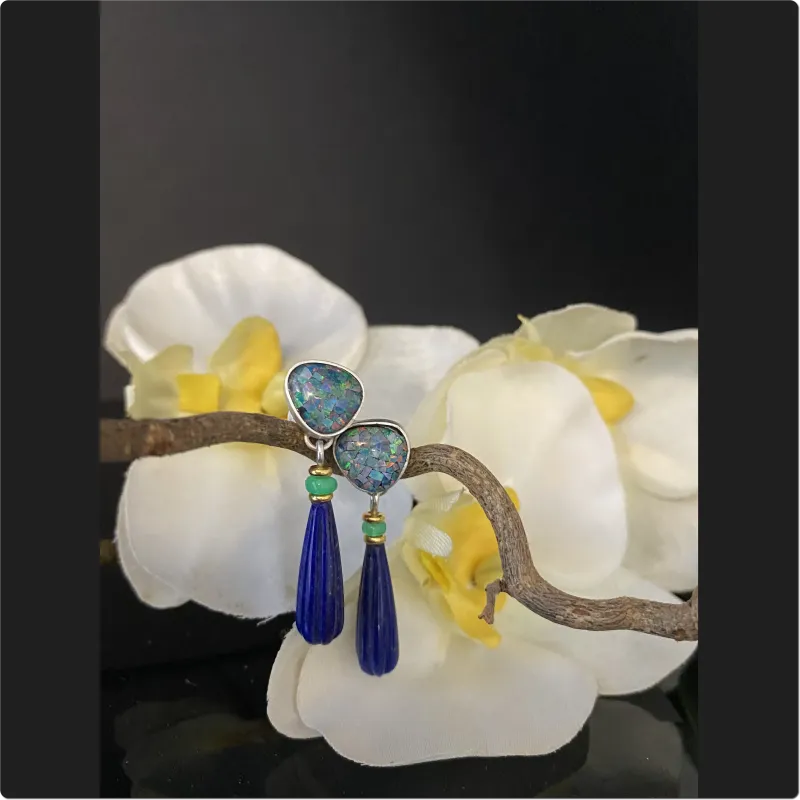 Aparte Ohrstecker in grün und blau