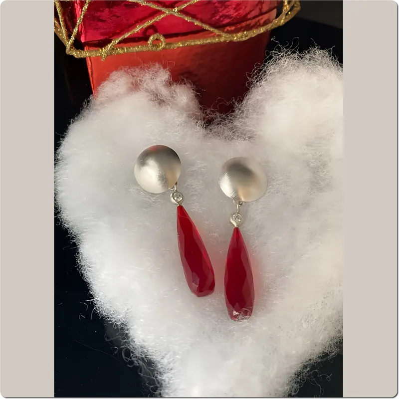 Rote Statement Ohrringe