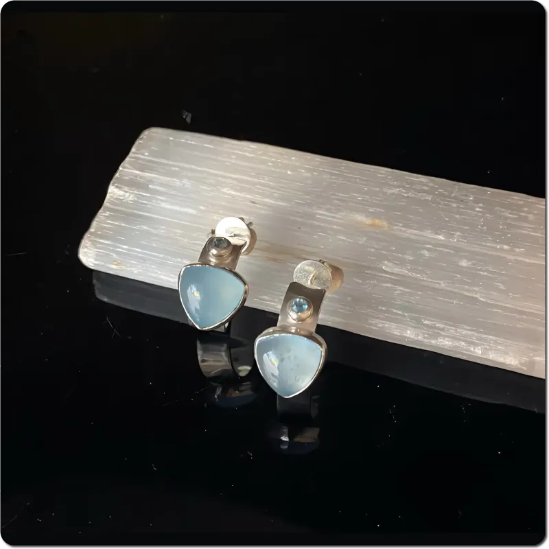 Halbcreolen mit Chalcedon und Topas