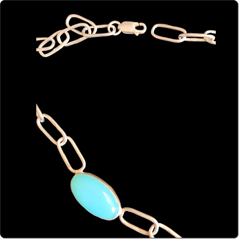 Silberne Paperclipkette mit Chalcedonen