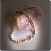 Lavendelfarbige Perlenkette mit Kunzit
